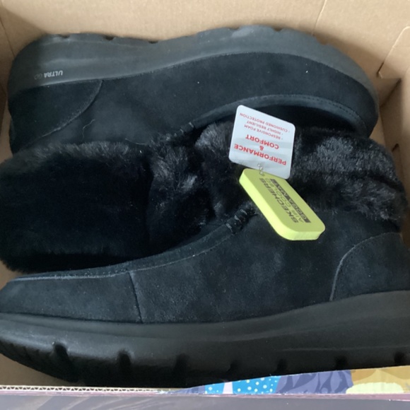 SKECHERS Women's On the Go Glacial Ultra - Moccasin Toe Winter Boots - Picture 7 of 12